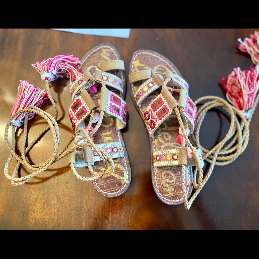 Sam Edelman wrap/pompom sandals. Size 7.5